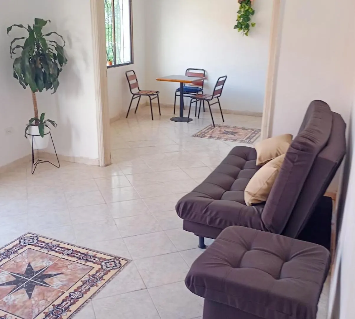 Residencia En Comuna 13 Medellin